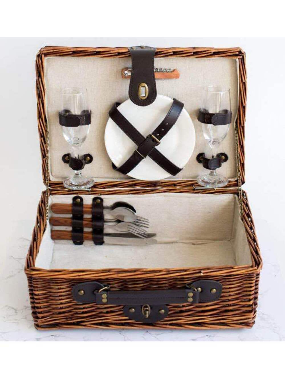 NEW Wicker Picnic Basket Set for 2